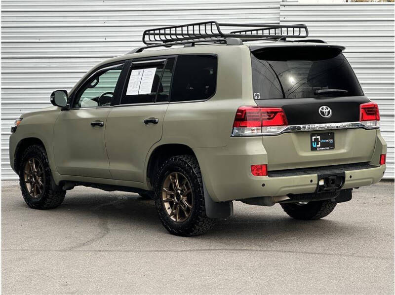 2021 Toyota Land Cruiser Heritage Edition