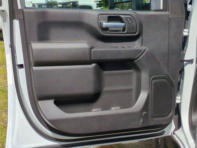 2025 GMC Sierra 2500HD Pro