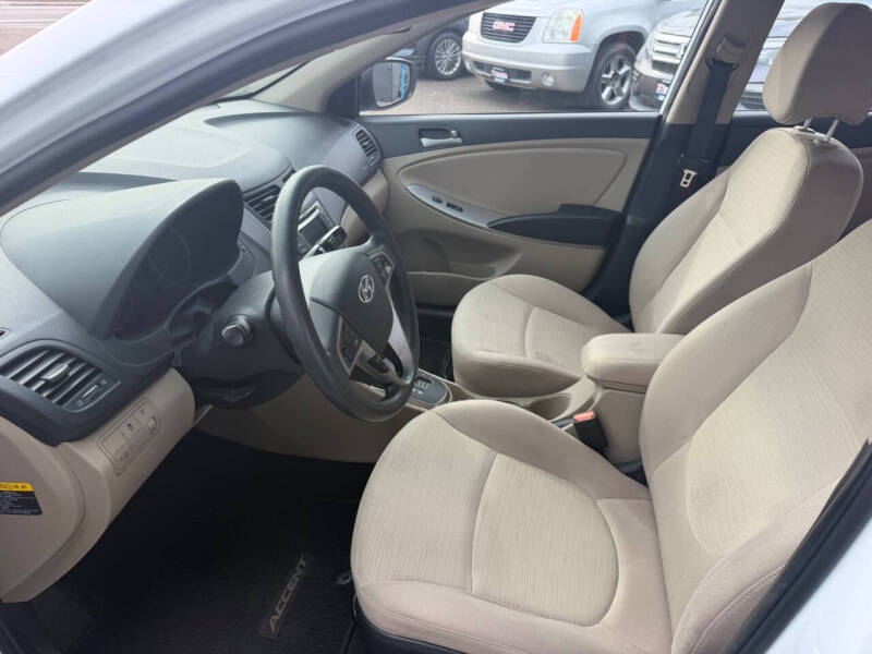 2016 Hyundai Accent SE