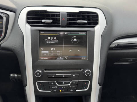2016 Ford Fusion SE