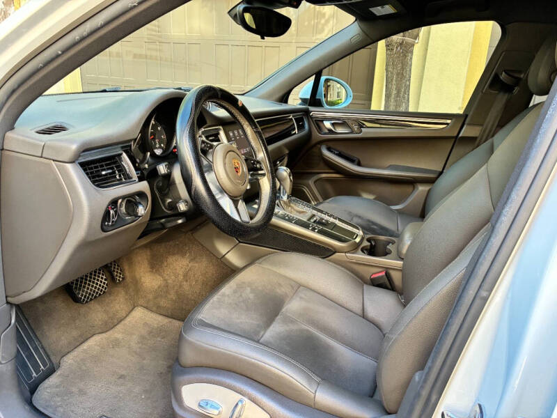 2017 Porsche Macan