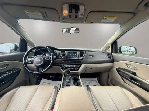 2017 Kia Sedona LX
