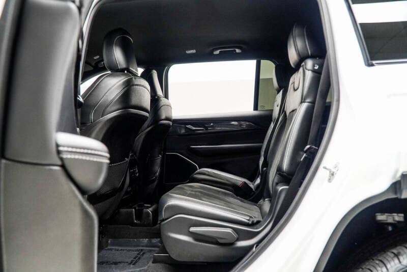 2022 Jeep Grand Cherokee L Altitude