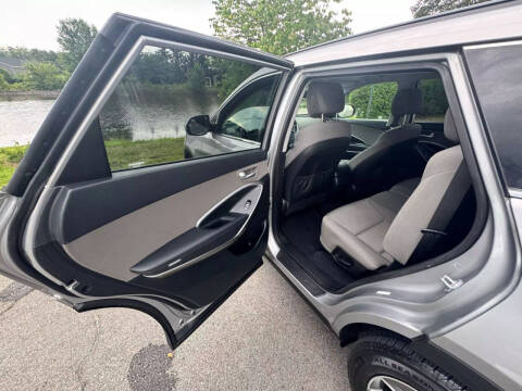 2016 Hyundai Santa Fe SE