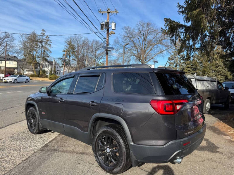 2017 GMC Acadia SLE-2