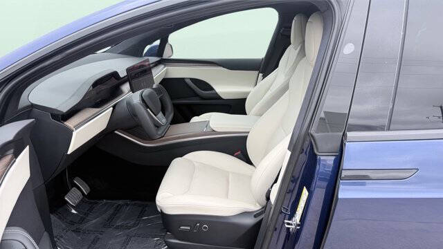 2023 Tesla Model X Standard Range