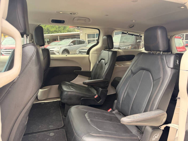 2019 Chrysler Pacifica Touring L