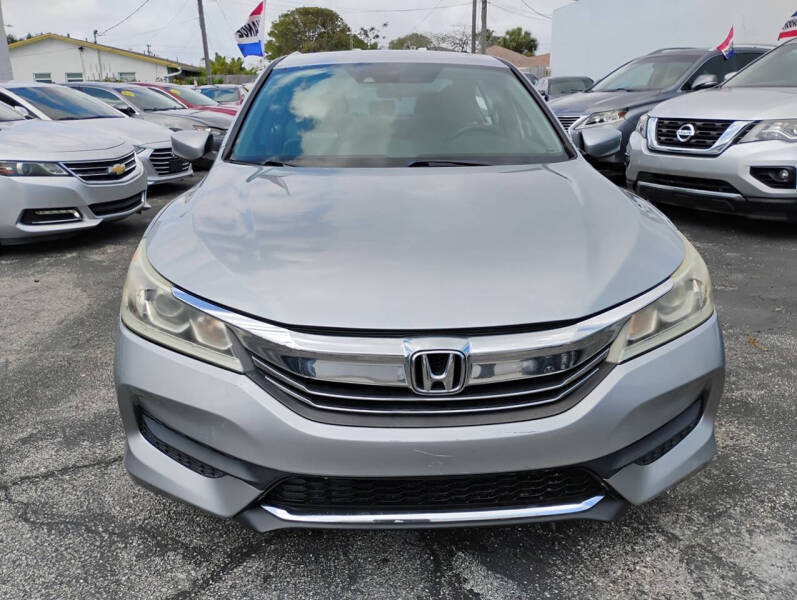 2017 Honda Accord LX's photo