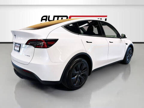 2025 Tesla Model Y Long Range