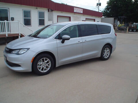 2022 Chrysler Voyager for sale at World of Wheels Autoplex in Hays KS