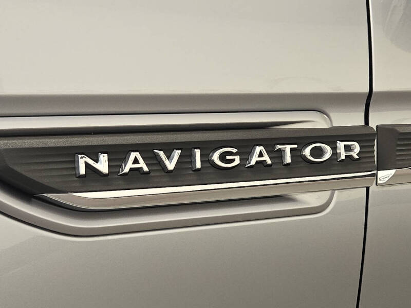 2023 Lincoln Navigator L Reserve