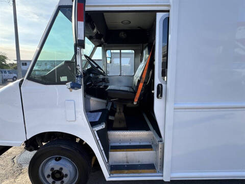 2016 Freightliner MT45 Chassis
