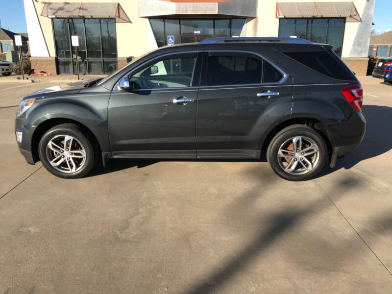 2017 Chevrolet Equinox for sale at Integrity Auto Group in Augusta KS