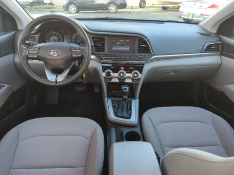 2019 Hyundai Elantra SE