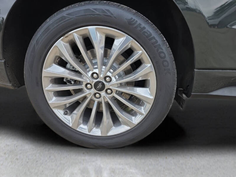 2024 Ford Edge Titanium