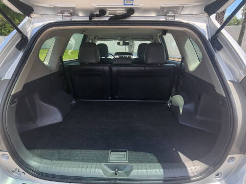 2013 Toyota Prius v Five