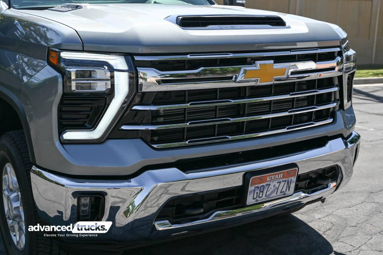 2024 Chevrolet Silverado 3500HD LTZ photo 9