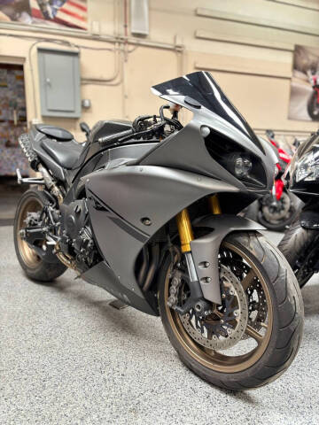 2013 Yamaha YZF-R1