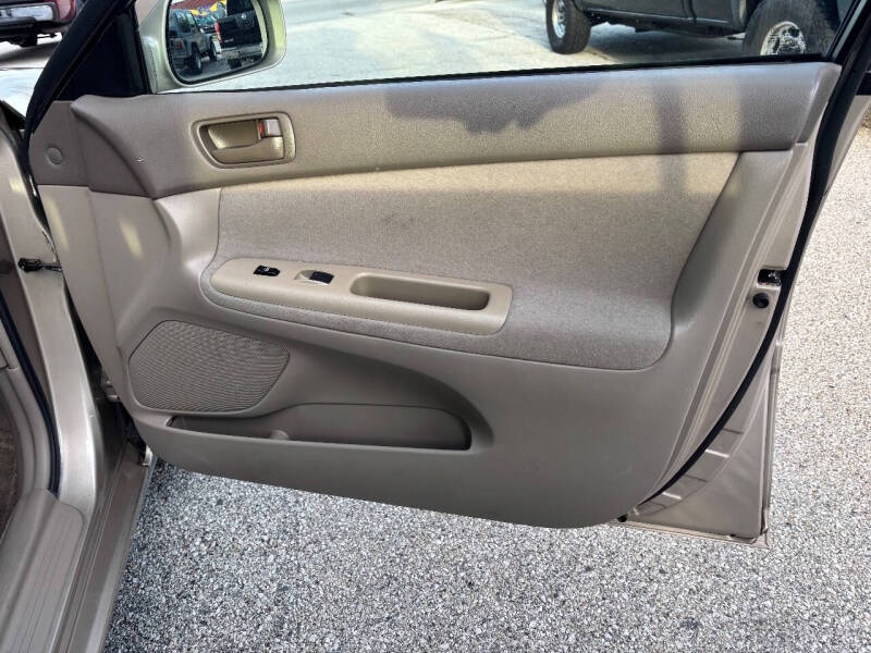 2003 Toyota Camry LE