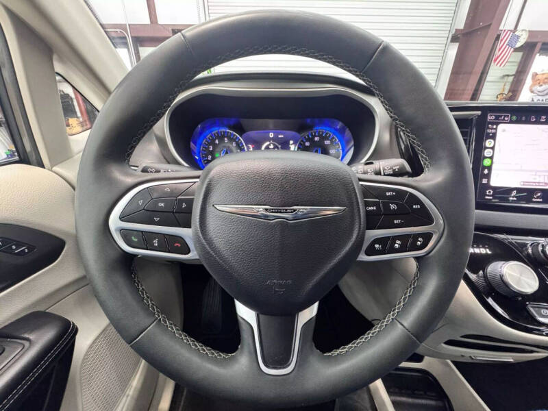 2022 Chrysler Pacifica Touring L