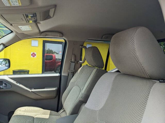 2014 Nissan Frontier 16