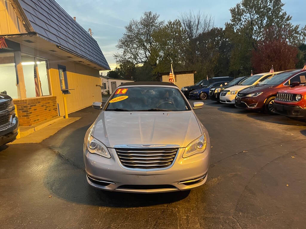 2014 Chrysler 200 for sale at Michael Johnson @ Allens Auto Sales Hopkinsville in Hopkinsville, KY