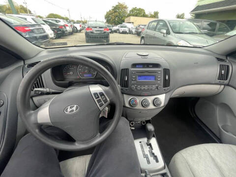 2010 Hyundai Elantra Blue