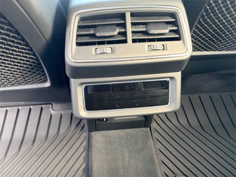 2019 Audi e-tron quattro Prestige