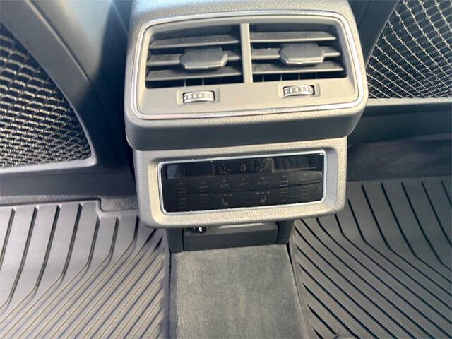 2019 Audi e-tron quattro Prestige