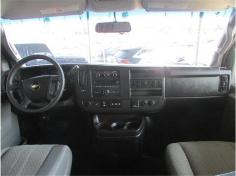 2017 Chevrolet Express LT 2500