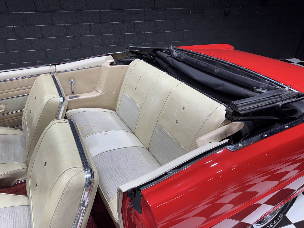 1966 Ford Fairlane 4