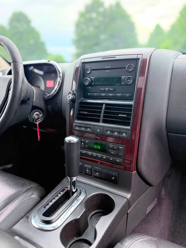 2006 Ford Explorer Limited