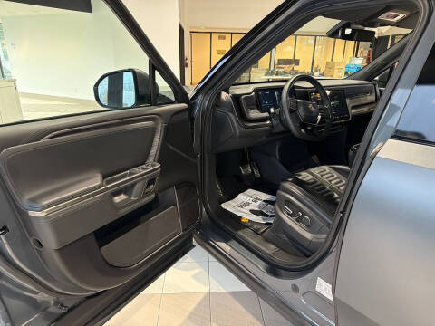 2024 Rivian R1T Adventure