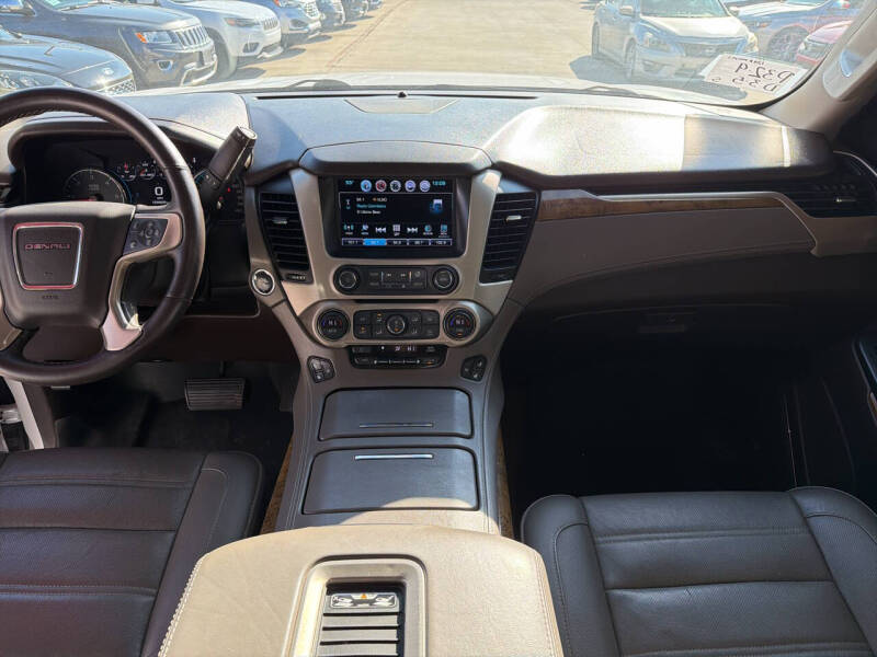 2017 GMC Yukon XL Denali