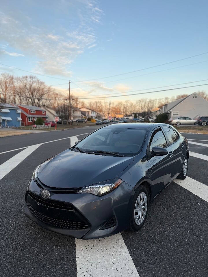 2019 Toyota Corolla LE's photo