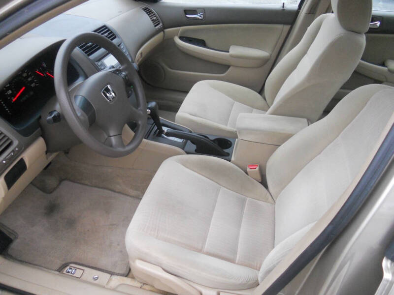 2004 Honda Accord LX photo 14