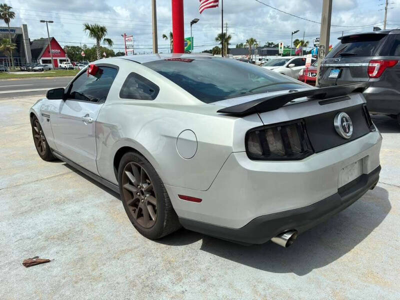 2012 Ford Mustang V6