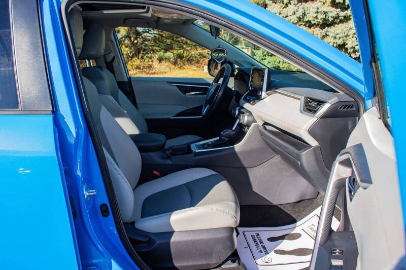 2021 Toyota RAV4 XLE Premium