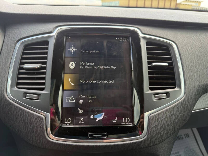 2020 Volvo XC90 T6 Momentum 6-Passenger