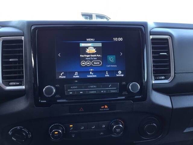 2022 Nissan Frontier SV