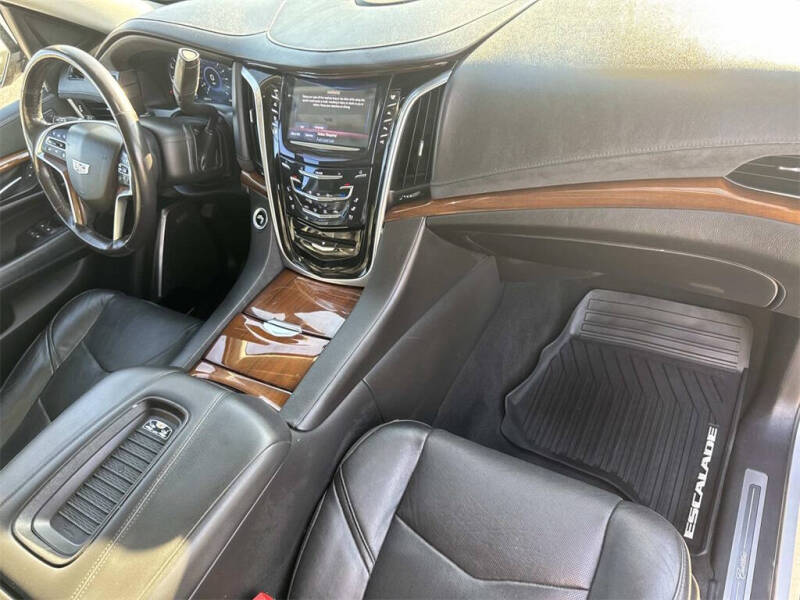 2020 Cadillac Escalade Luxury