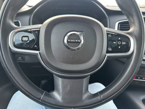 2016 Volvo XC90 T6 Momentum