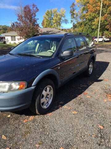2001 Volvo V70 for sale at MILLDALE AUTO SALES in Portland CT