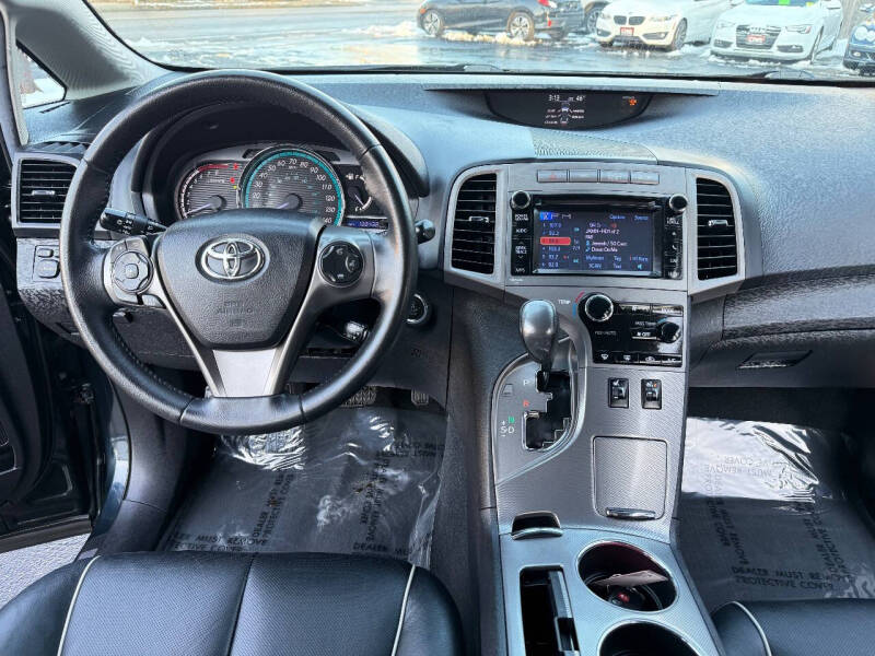 2014 Toyota Venza XLE photo 17