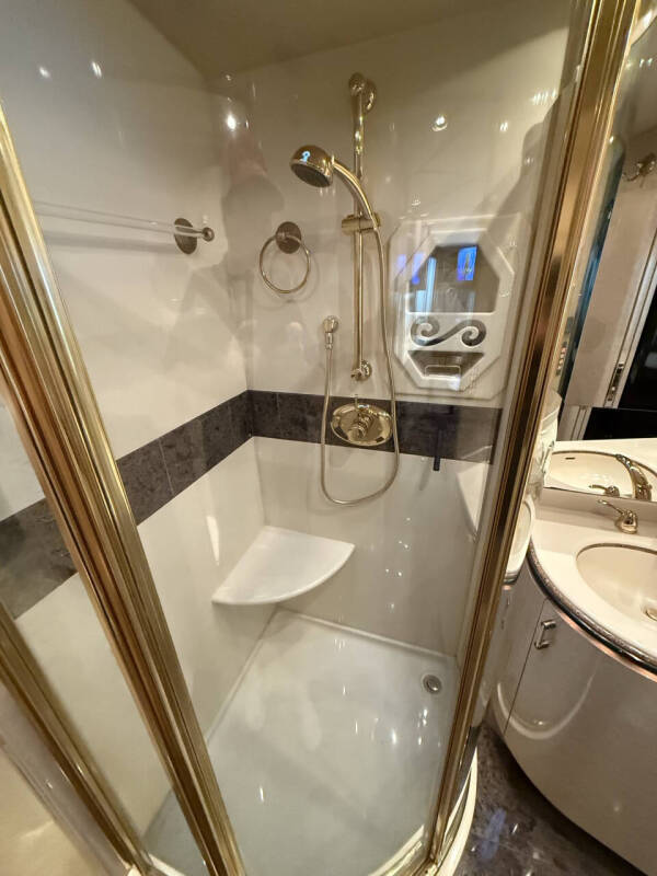 2001 Prevost Marathon