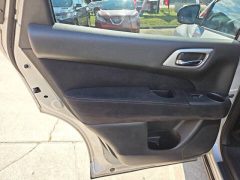 2016 Nissan Pathfinder SV