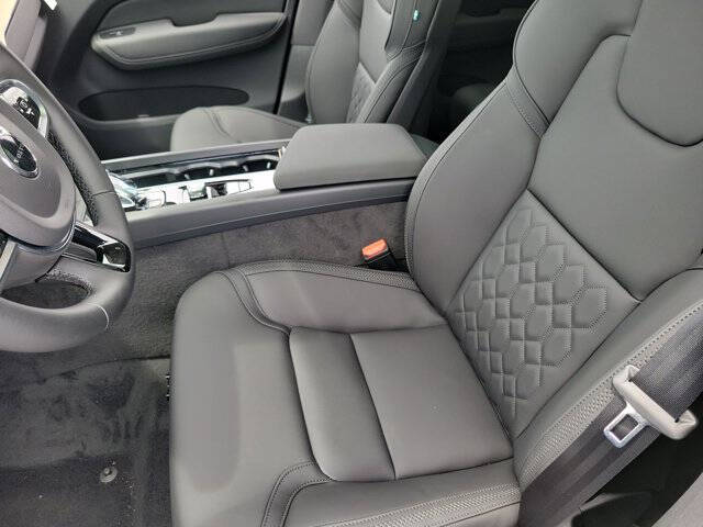 2026 Volvo XC60 T8 Plus
