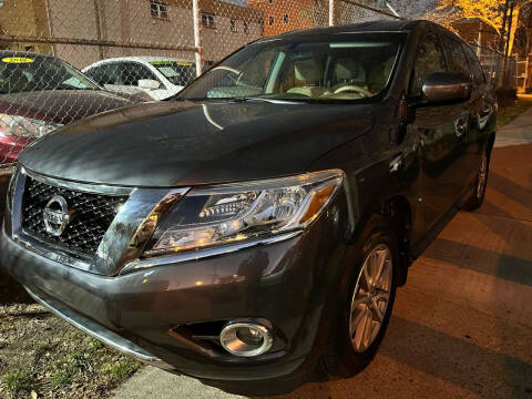 2014 Nissan Pathfinder for sale at DEALS ON WHEELS in Newark NJ