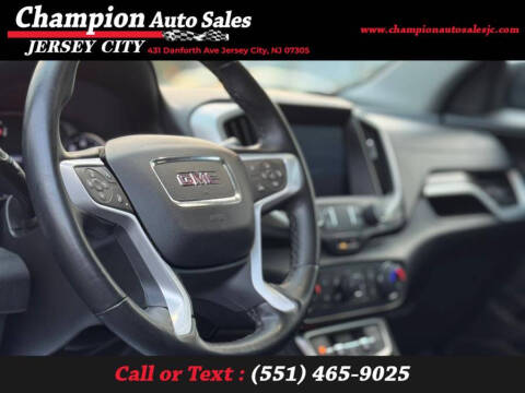 2023 GMC Terrain SLT