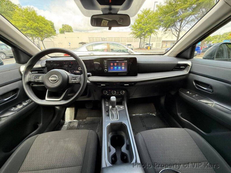 2025 Nissan Kicks S